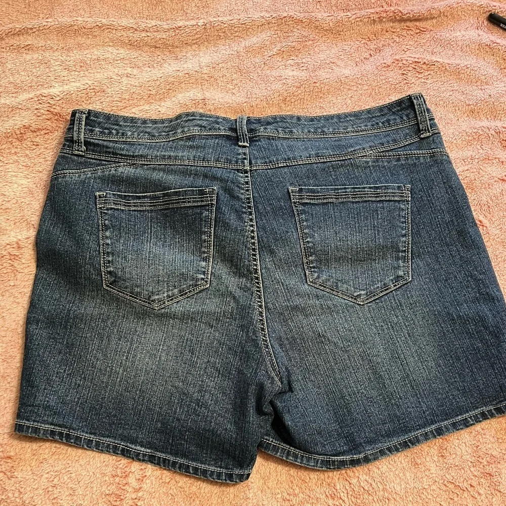 #212 Bandolino denim shorts